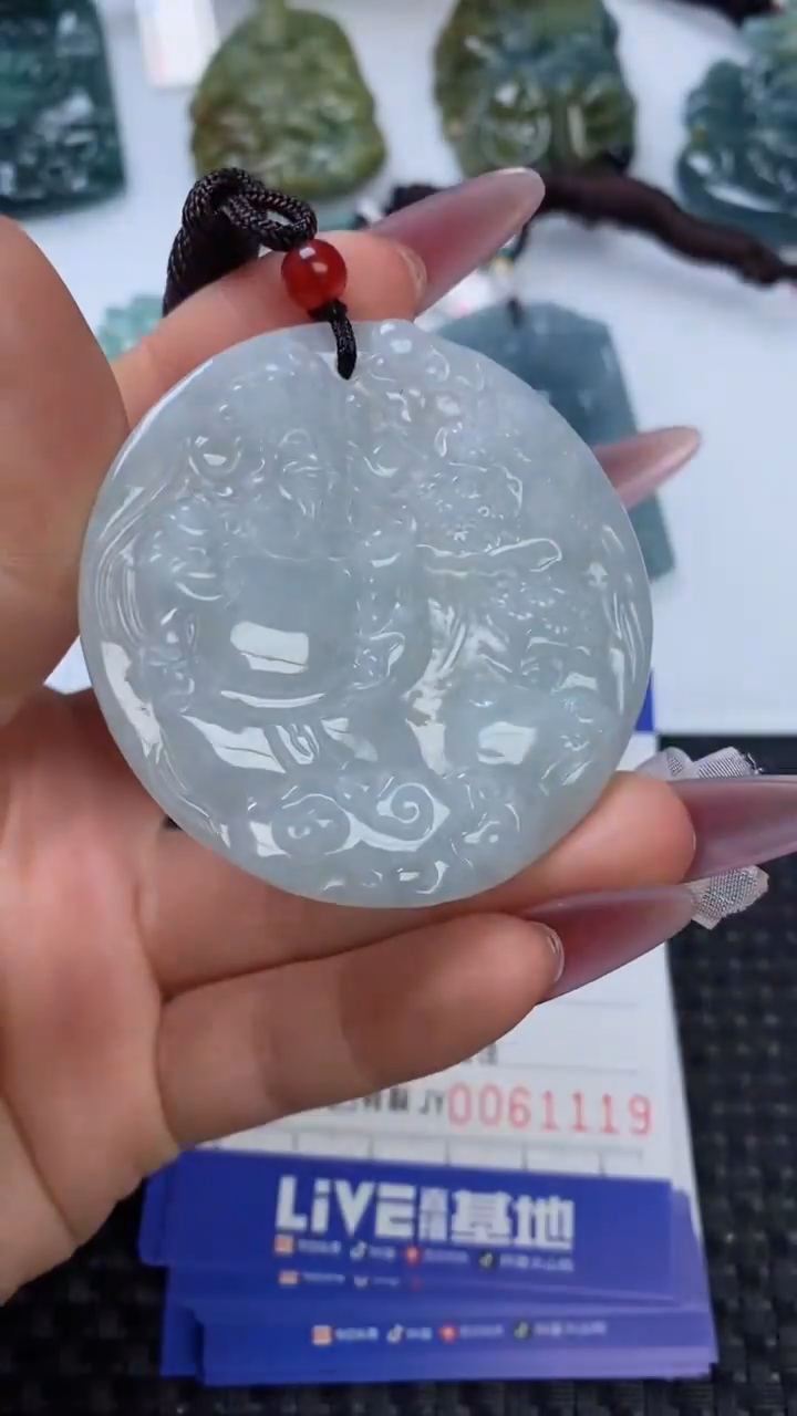 【闪购商品】翡翠颈饰未镶嵌11111111111111