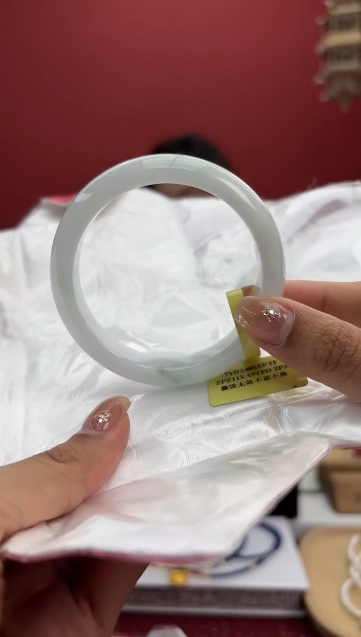 【闪购商品】翡翠手镯未镶嵌6手镯