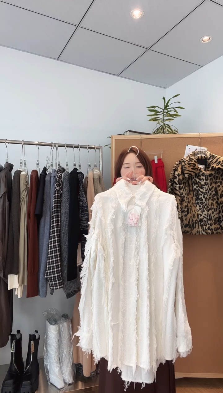 编号061 recto设计师品牌衬衣版型流苏羽毛外套  待开价