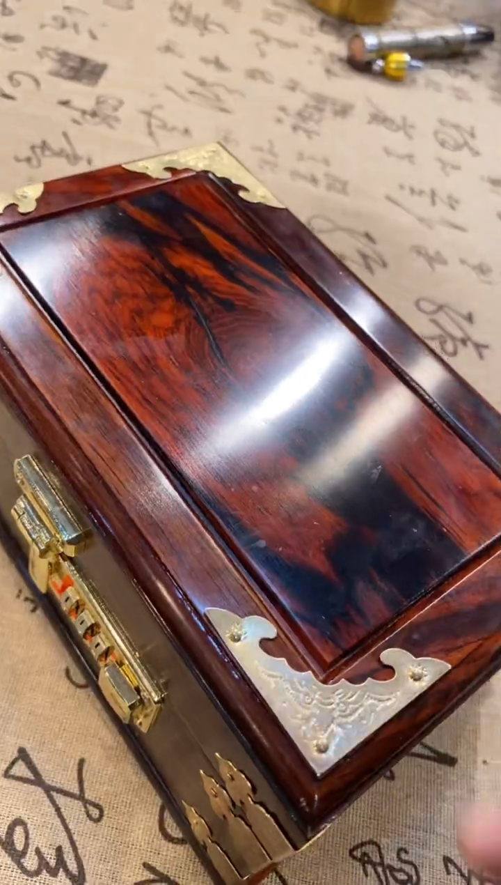 花梨木类首饰盒+手串