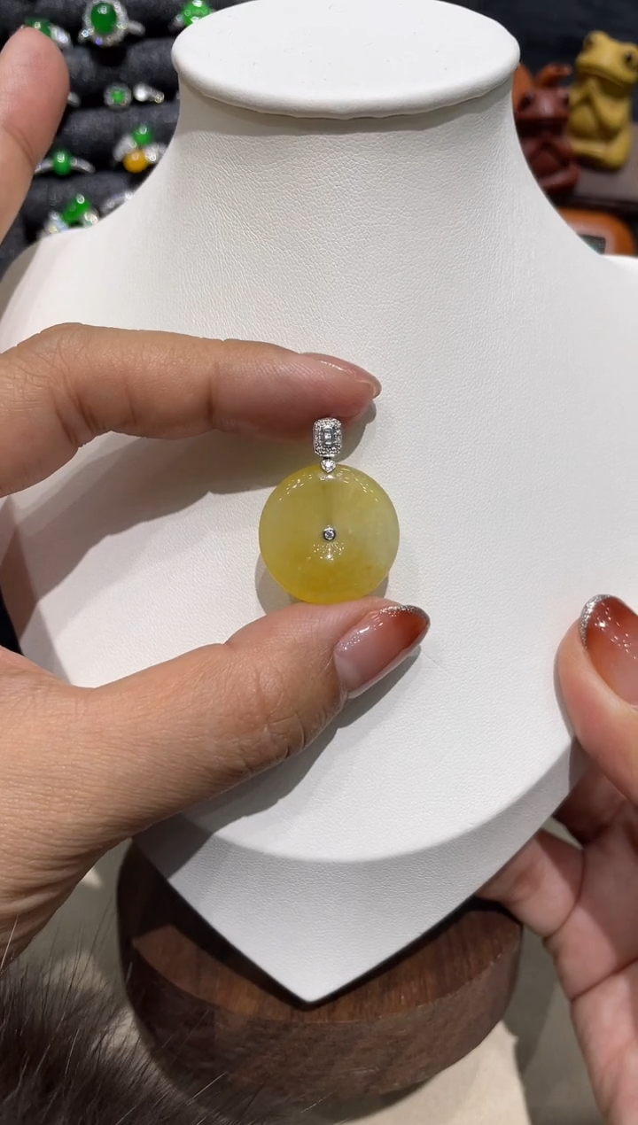 【闪购商品】翡翠吊坠(不含链)18K金镶嵌平安扣48小时鉴赏期