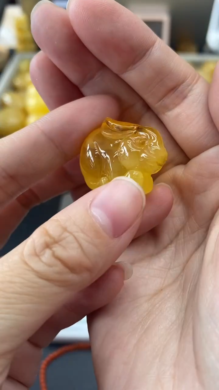 琥珀未镶嵌珠宝奇石2986