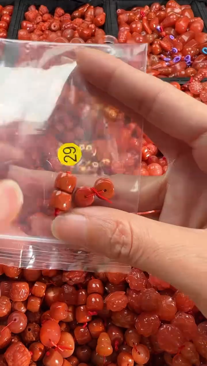 【闪购商品】南红玛瑙颈饰未镶嵌1