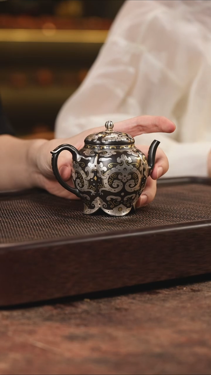 茶壶紫砂金银挫筋纹若婷