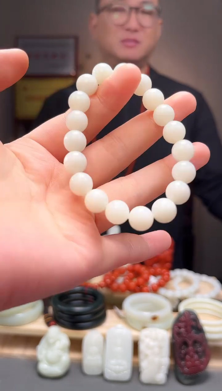 颈饰未镶嵌和田玉手串