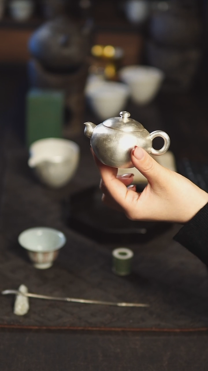 【闪购商品】卢阳手作 银釉正把壶