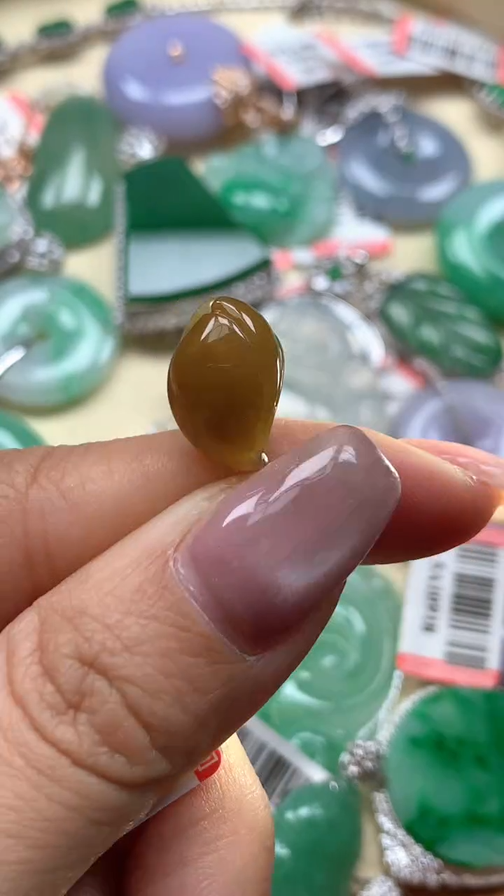【闪购商品】翡翠吊坠(不含链)未镶嵌天然缅甸A货有棉正常没运费险