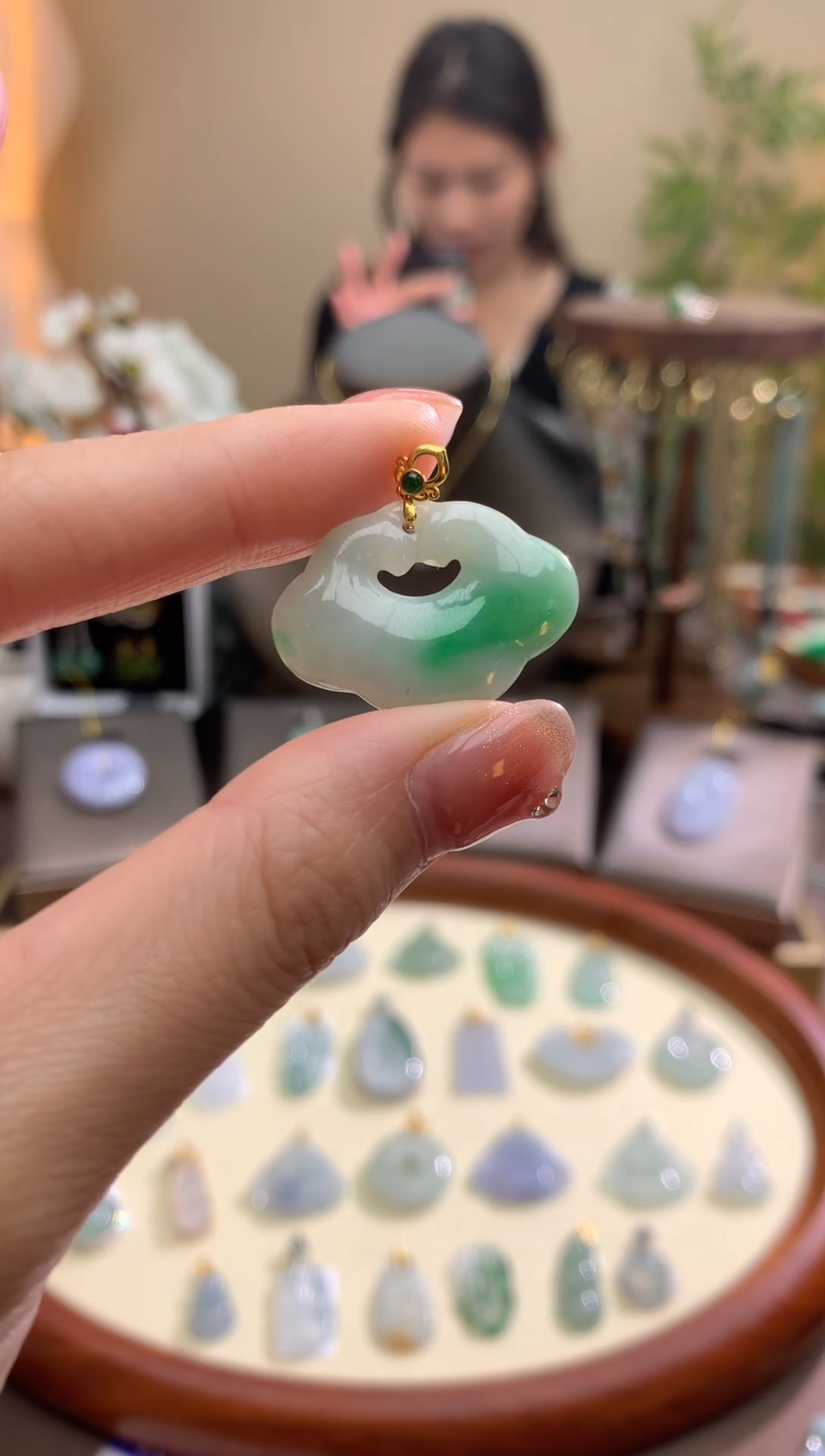 【闪购商品】翡翠颈饰18K金镶嵌如意锁