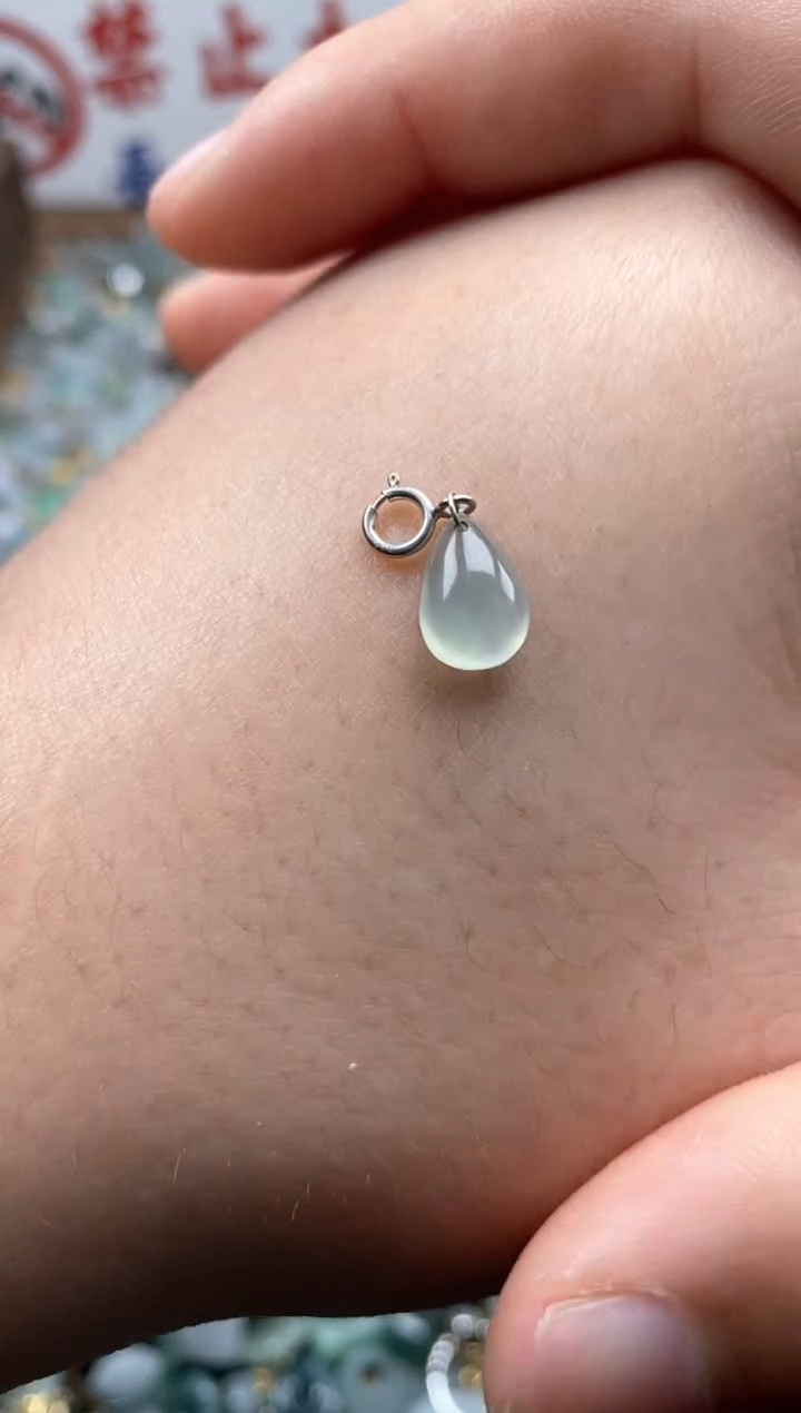 【闪购商品】翡翠颈饰未镶嵌哥哥