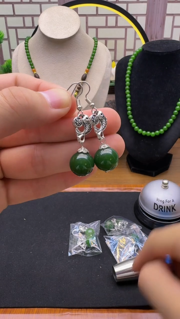 银S925镶嵌和田玉耳饰E10        