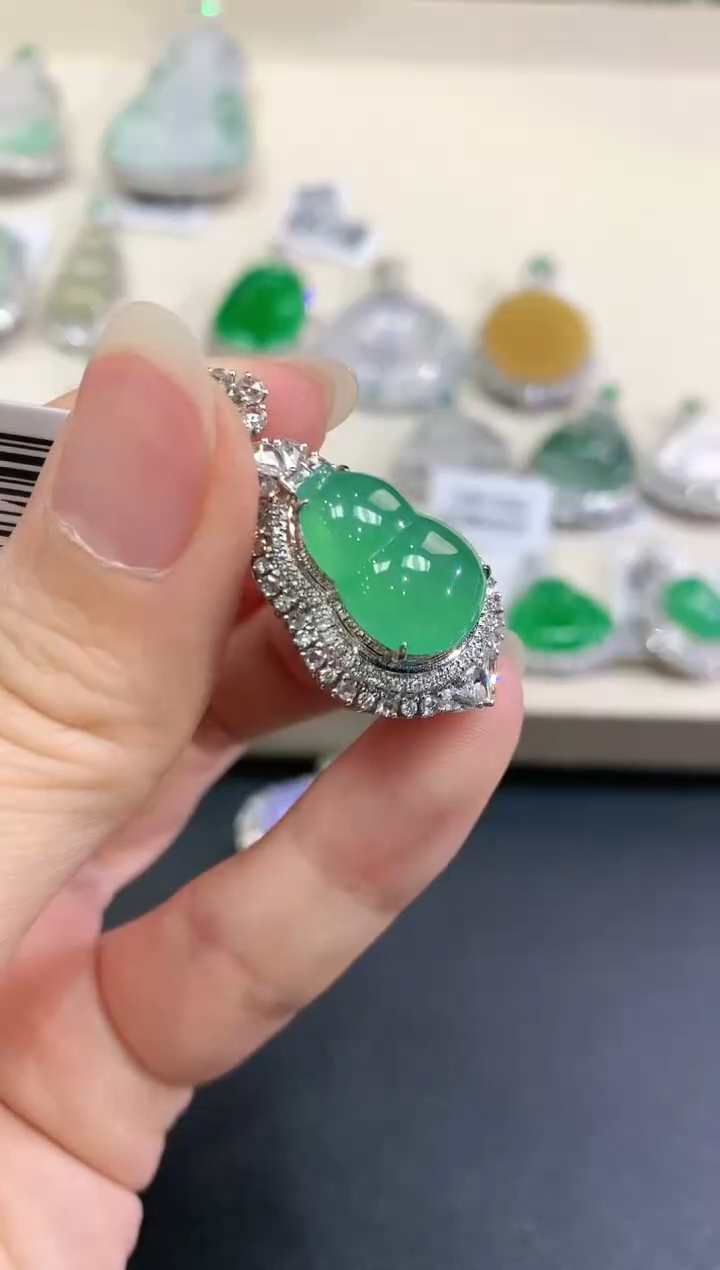 【闪购商品】翡翠吊坠(不含链)18K金镶嵌n74    