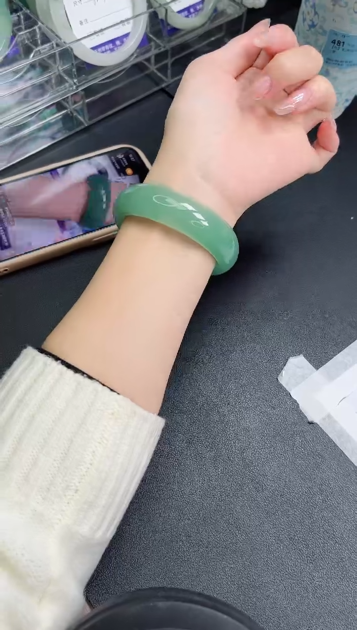 【闪购商品】石英质玉手镯合金150