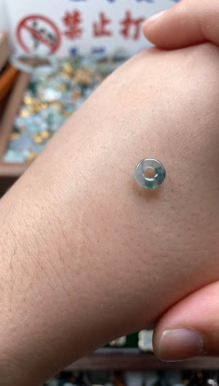 【闪购商品】翡翠颈饰未镶嵌哥哥