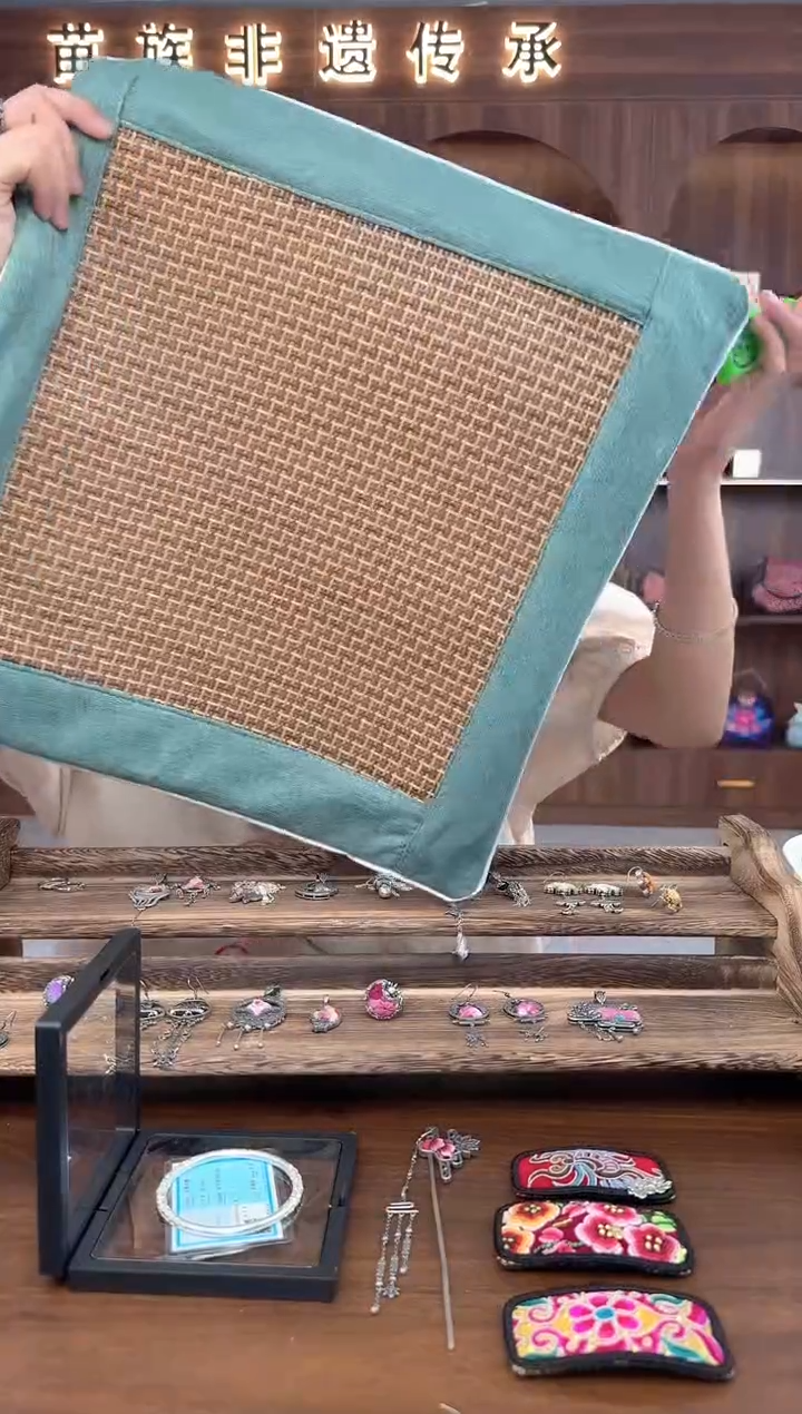 织绣扶光苗绣传承L25