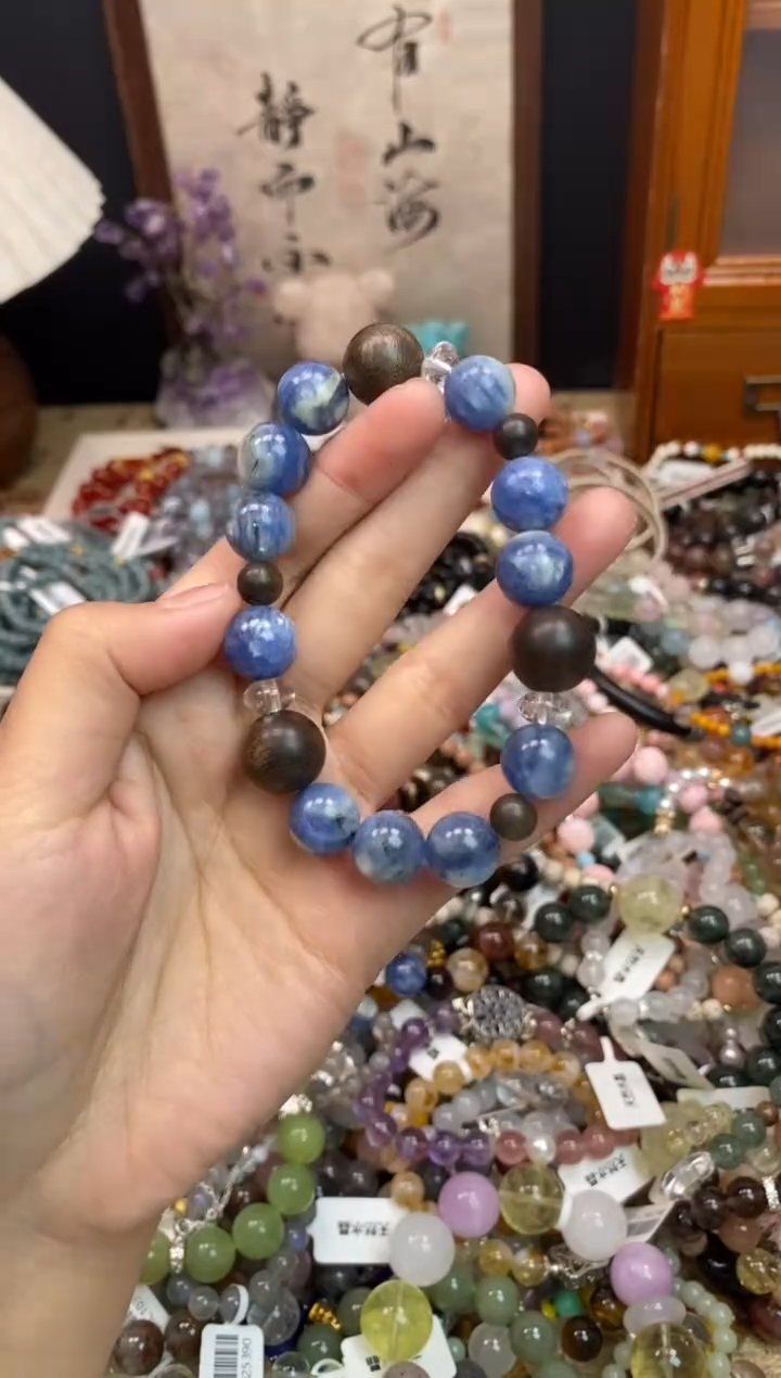 未镶嵌蓝晶石手串257