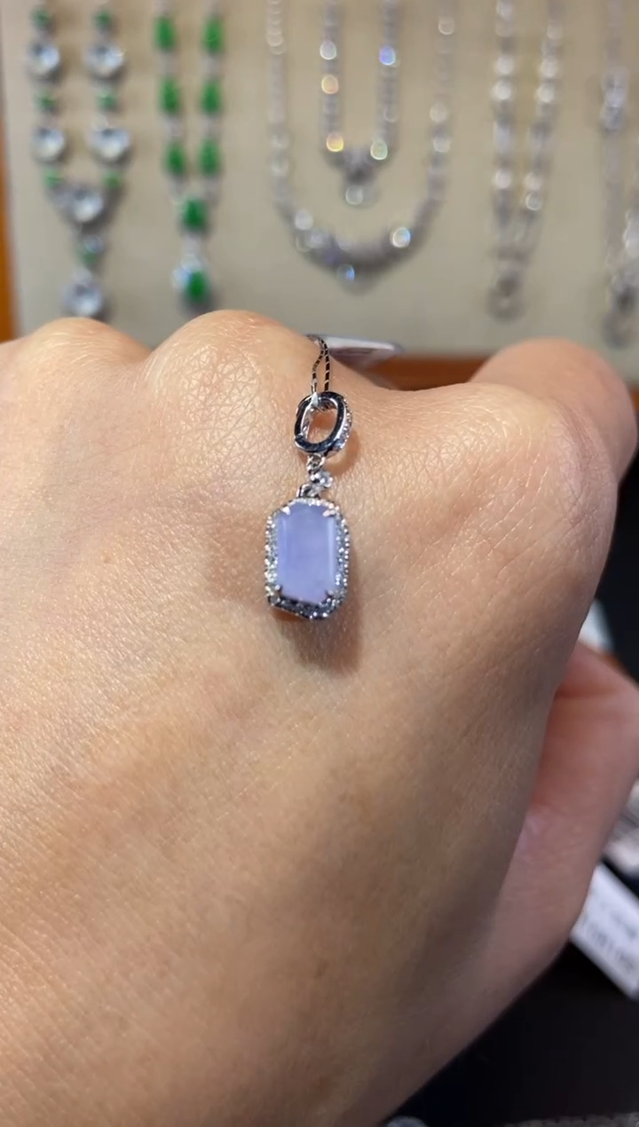 【闪购商品】翡翠颈饰18K金镶嵌吊坠