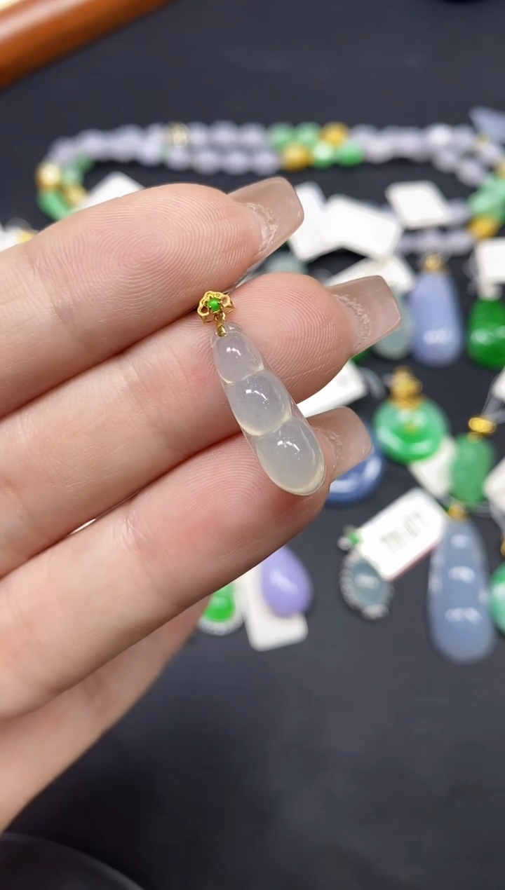 吊坠(不含链)18K金镶嵌翡翠豆子18K金扣镶嵌@@CMT