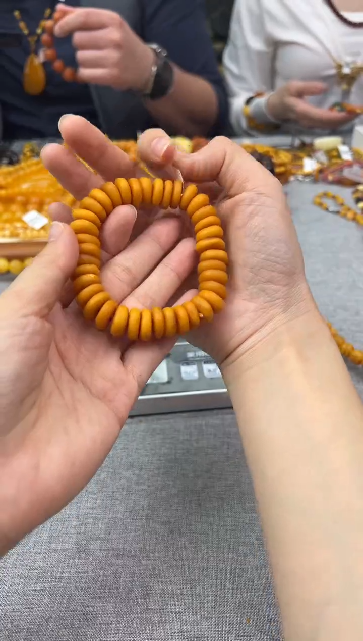 【闪购商品】琥珀手串未镶嵌56秒拍号