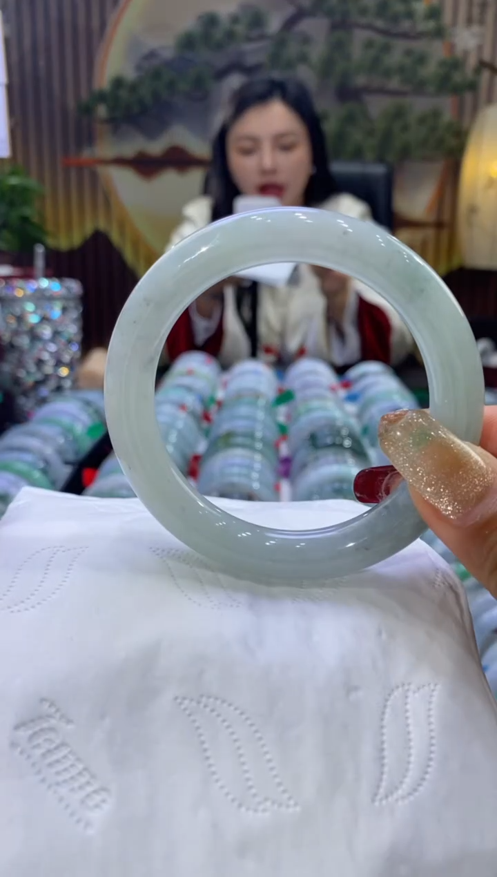 【闪购商品】翡翠手镯未镶嵌多人08129