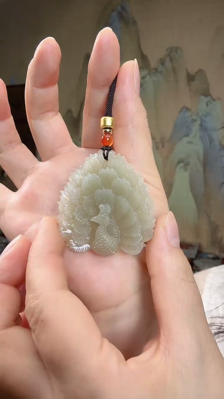 颈饰未镶嵌和田玉.