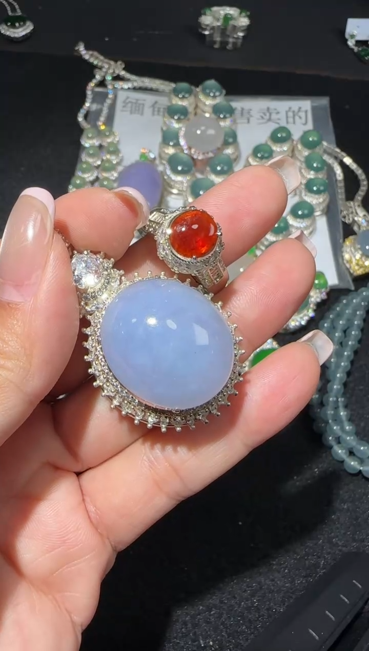 【闪购商品】翡翠吊坠(不含链)未镶嵌多样性发货拍一发二