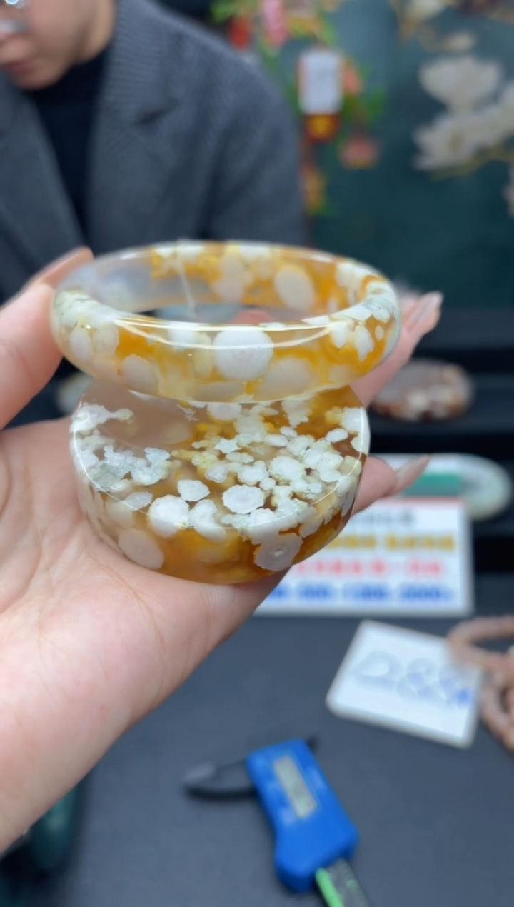 【闪购商品】石英质玉手镯未镶嵌52（62圈赠送镯心）