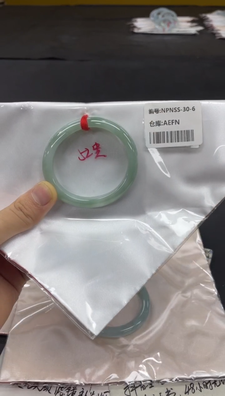 未镶嵌手镯翡翠翡翠手镯