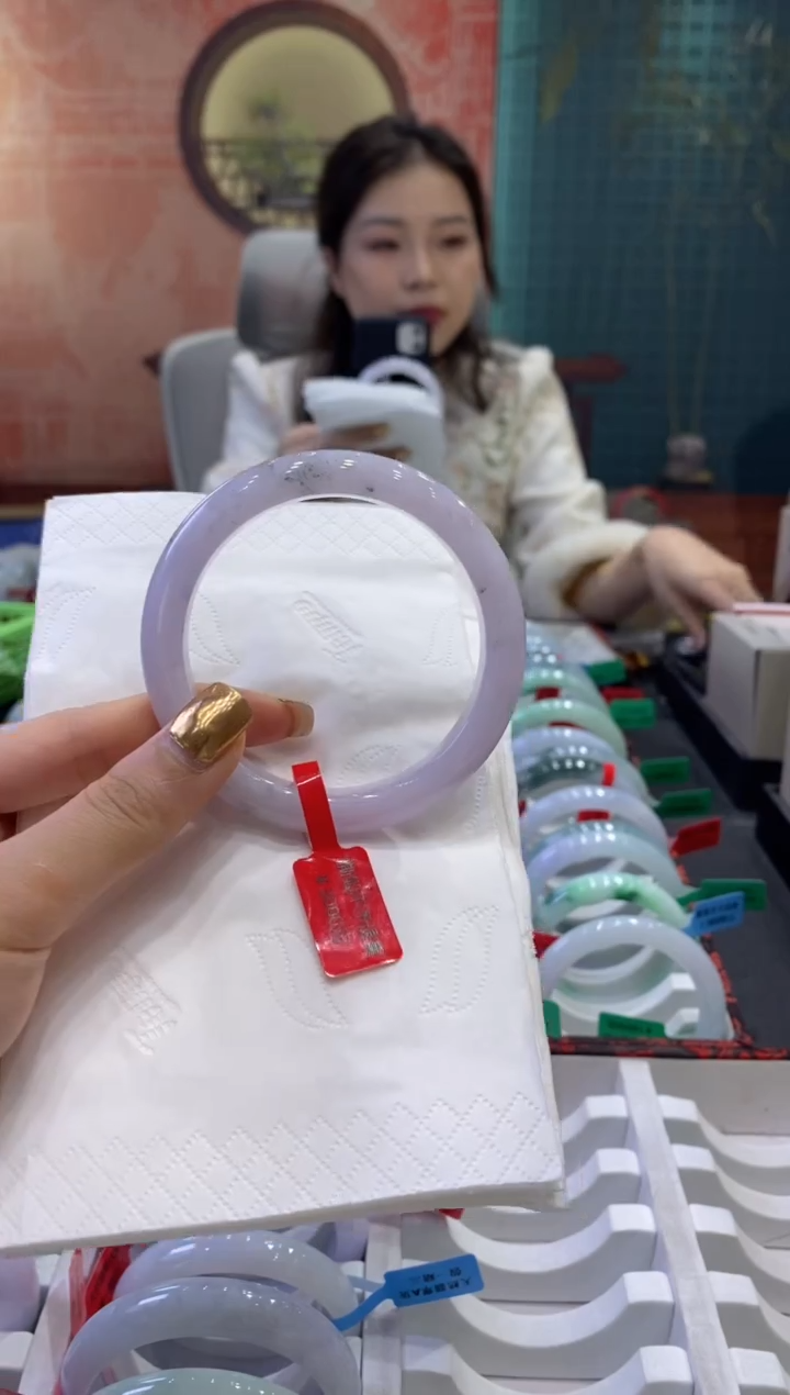 【闪购商品】翡翠手镯未镶嵌多人03888