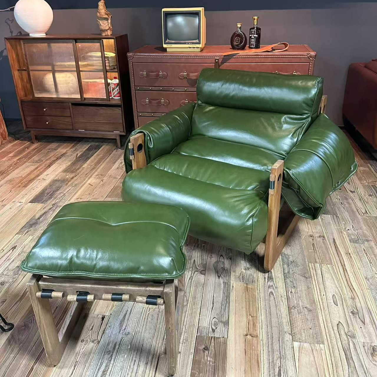 A头层牛皮油腊皮泽西岛休闲沙发 北美黑胡桃 北美白蜡木