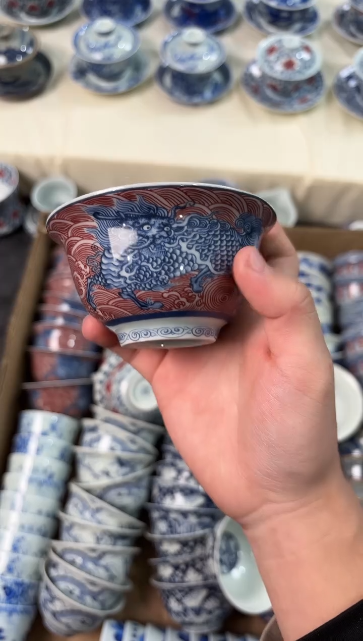 杯子瓷景德镇陶瓷茶具青花釉里红麒麟压手杯