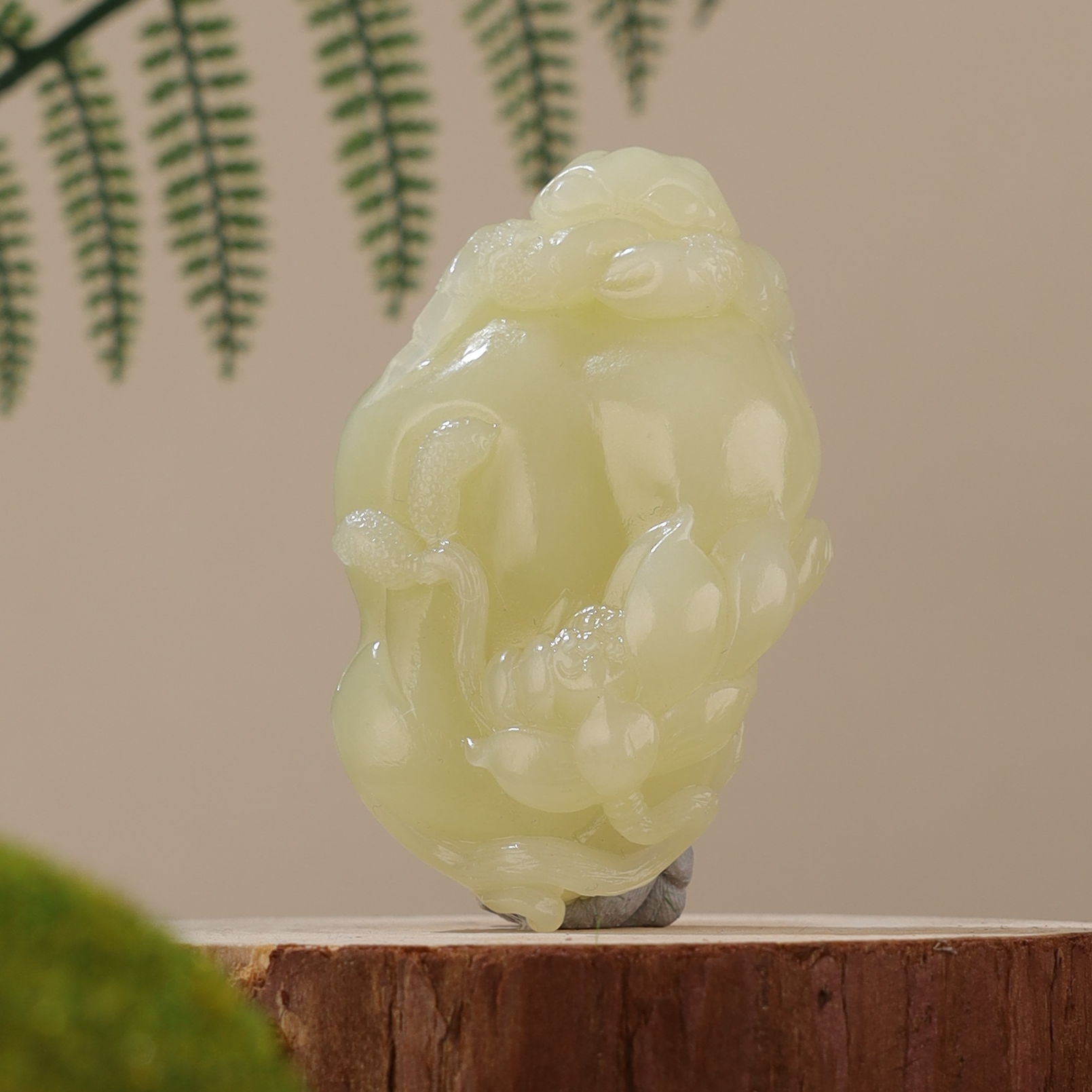 XL9736二十世纪和田玉荷蟹同欢手把件