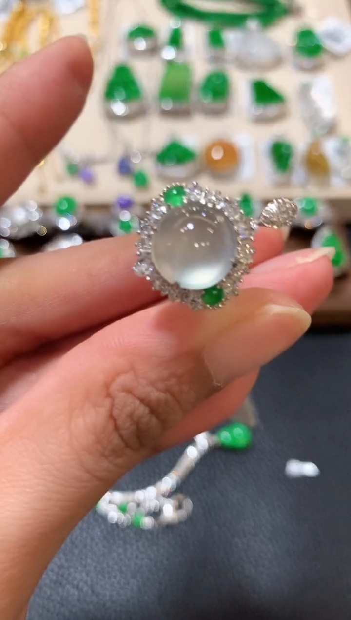 18K金镶嵌戒指翡翠n65   