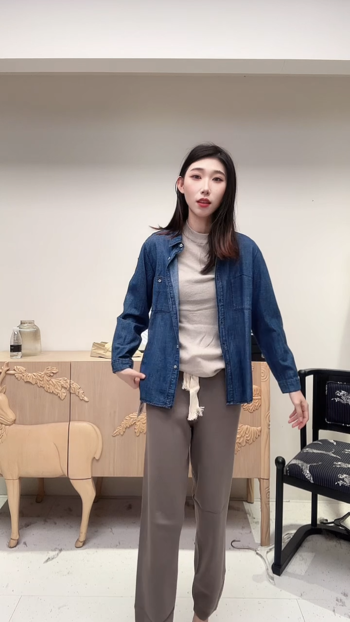 深色牛仔宽松外套