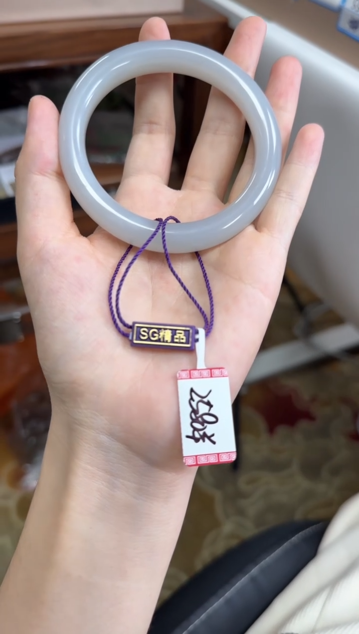 未镶嵌手镯和田玉60