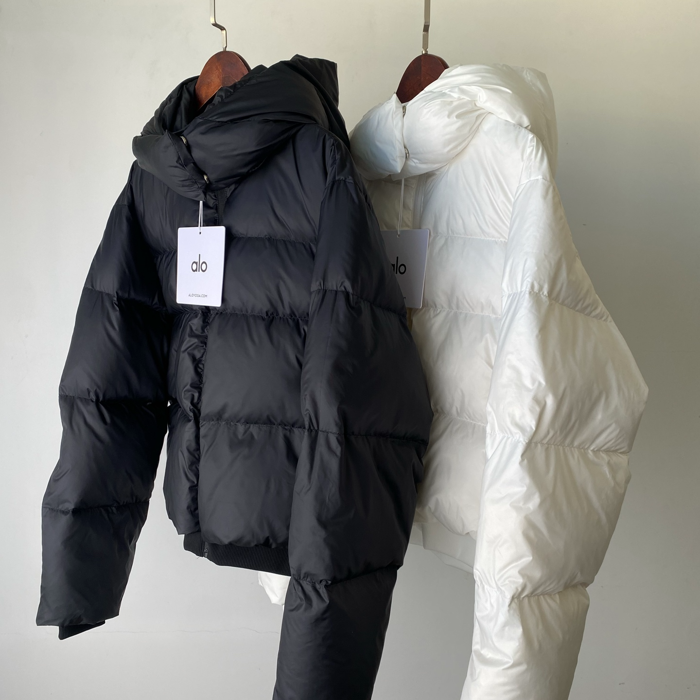 alo欧美Puffer廓形螺纹连帽面包女士90白鸭绒羽绒服加厚宽松外套