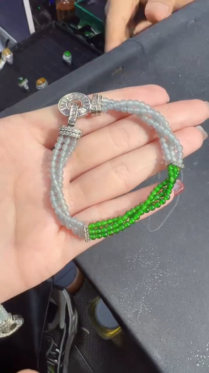 【闪购商品】定制翡翠未镶嵌手链商品多样性发货1