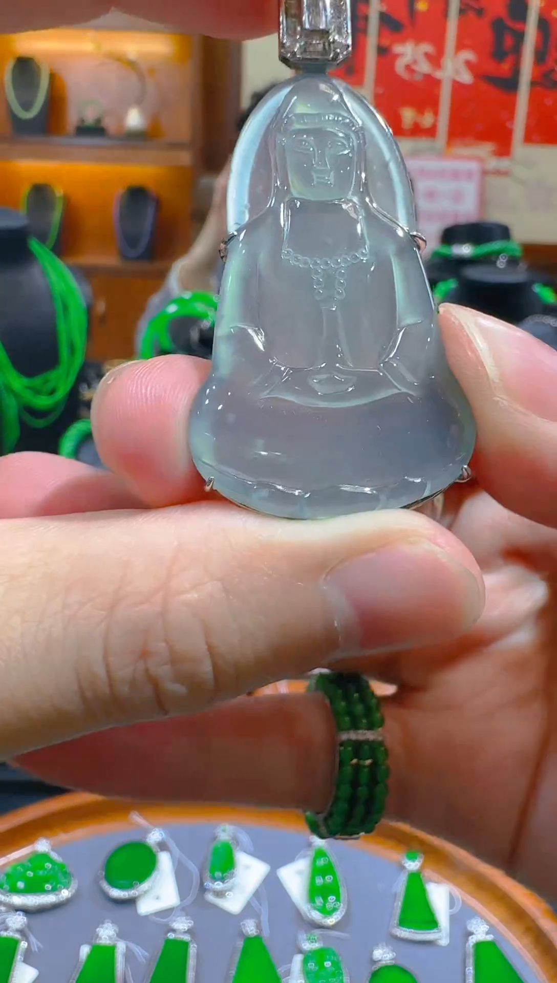 【闪购商品】翡翠吊坠(赠链)未镶嵌天然a货翡翠