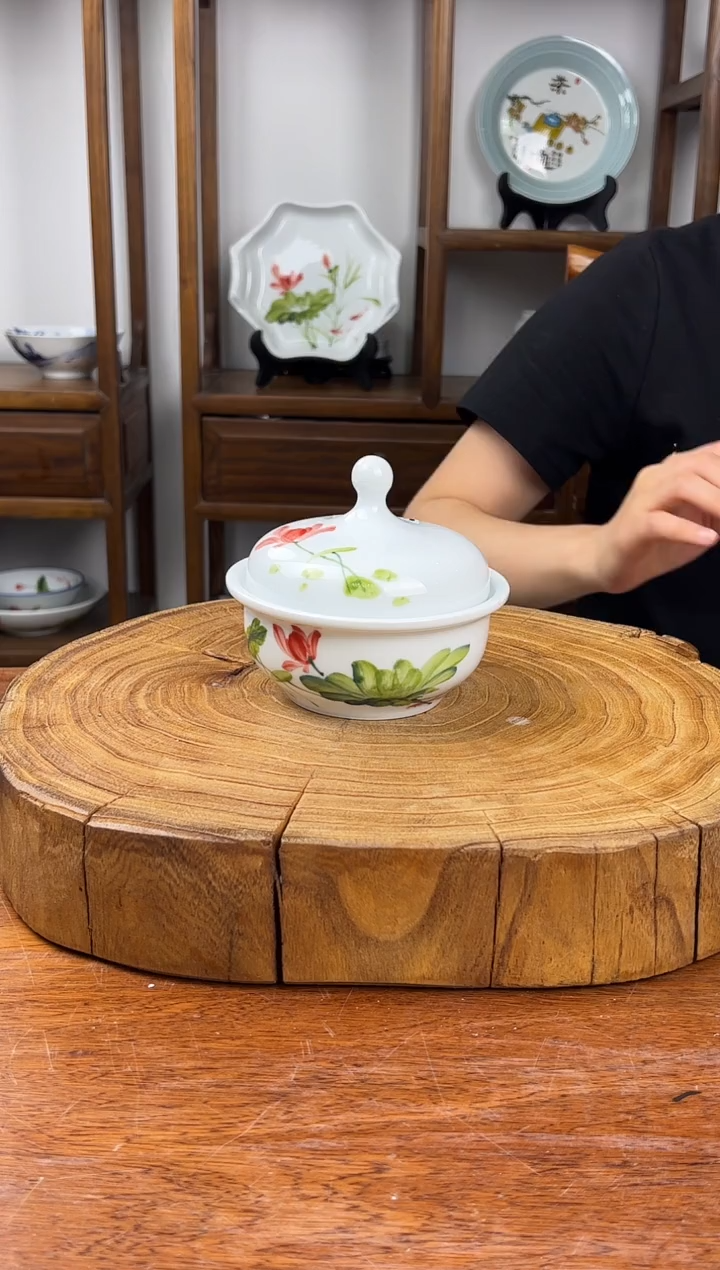 瓷片景德镇手绘釉中彩（食品级）荷花炖盅