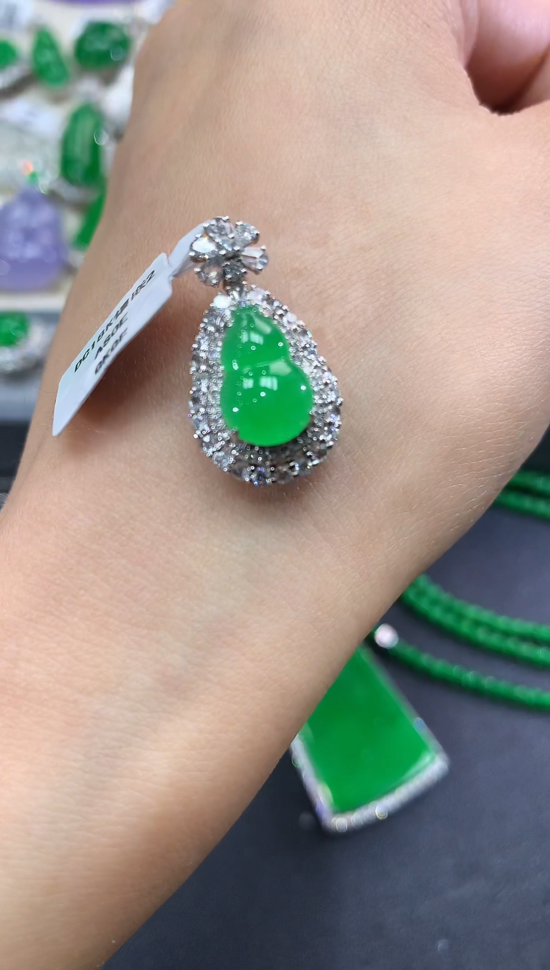 【闪购商品】翡翠吊坠(不含链)18K金镶嵌w140      
