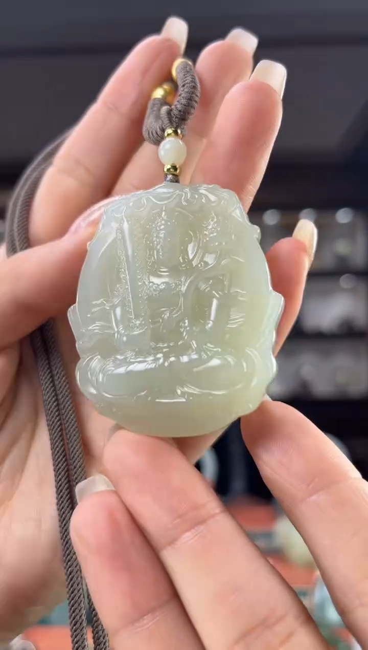 颈饰未镶嵌和田玉佩佩牛 虎