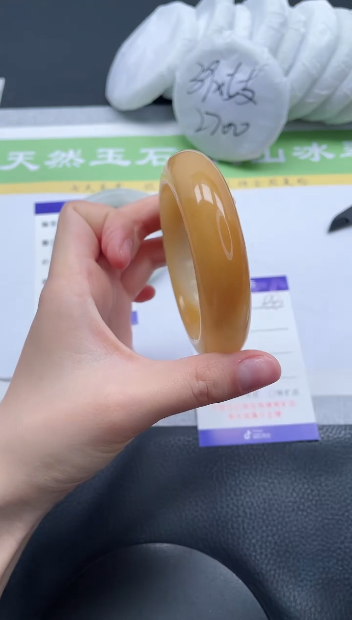 【闪购商品】石英质玉手镯未镶嵌A188-56+