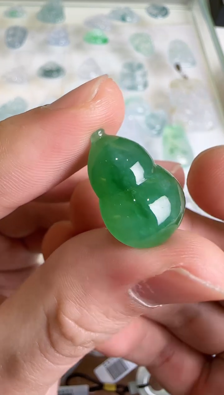 【闪购商品】翡翠吊坠(不含链)未镶嵌··