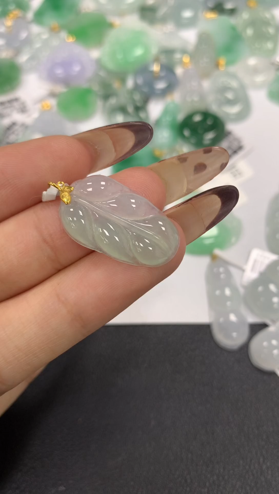 颈饰18K金镶嵌翡翠a货假一赔三支持复检百元上9元证书费自理