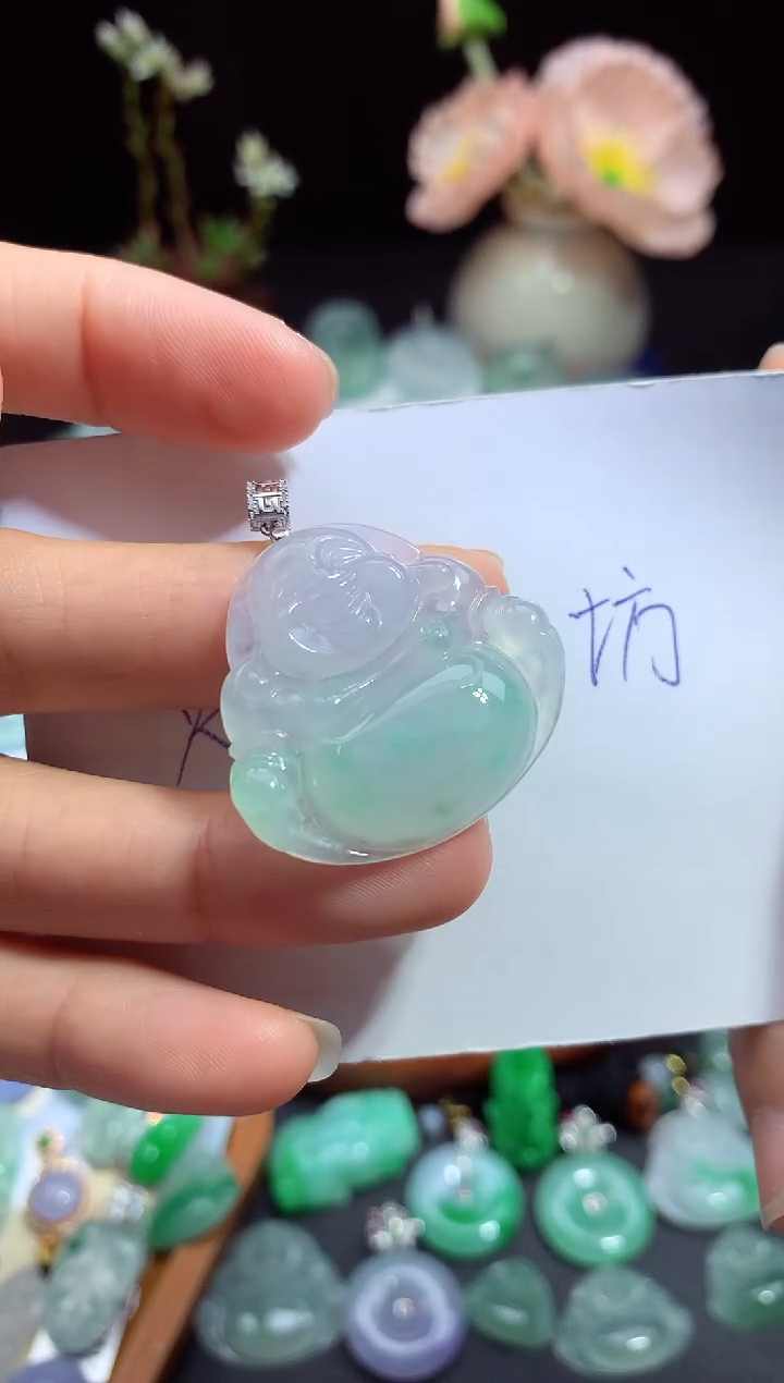 翡翠未镶嵌颈饰佛公