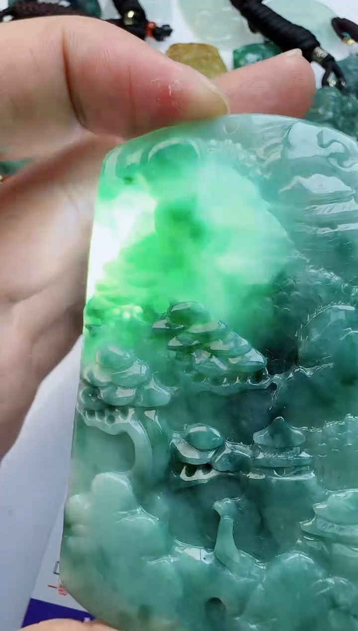 【闪购商品】翡翠颈饰未镶嵌11111111111111111