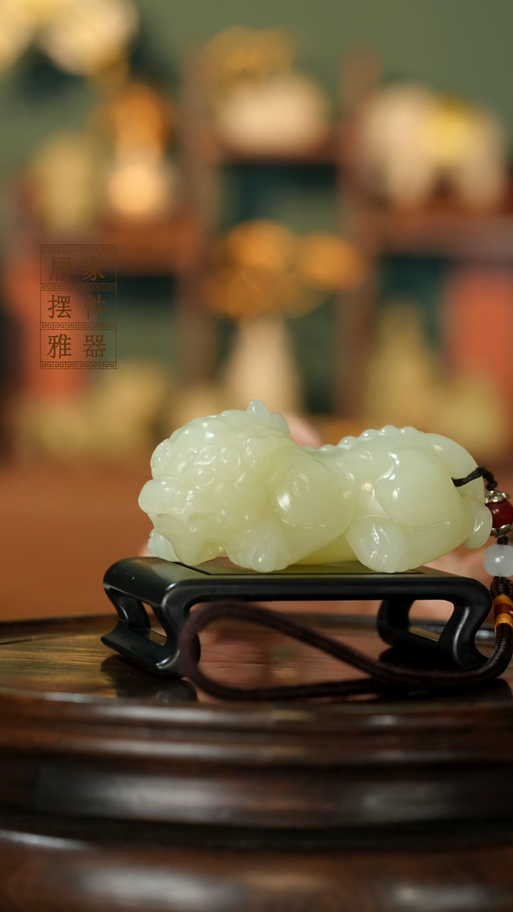 玉《纳福貔貅》摆件