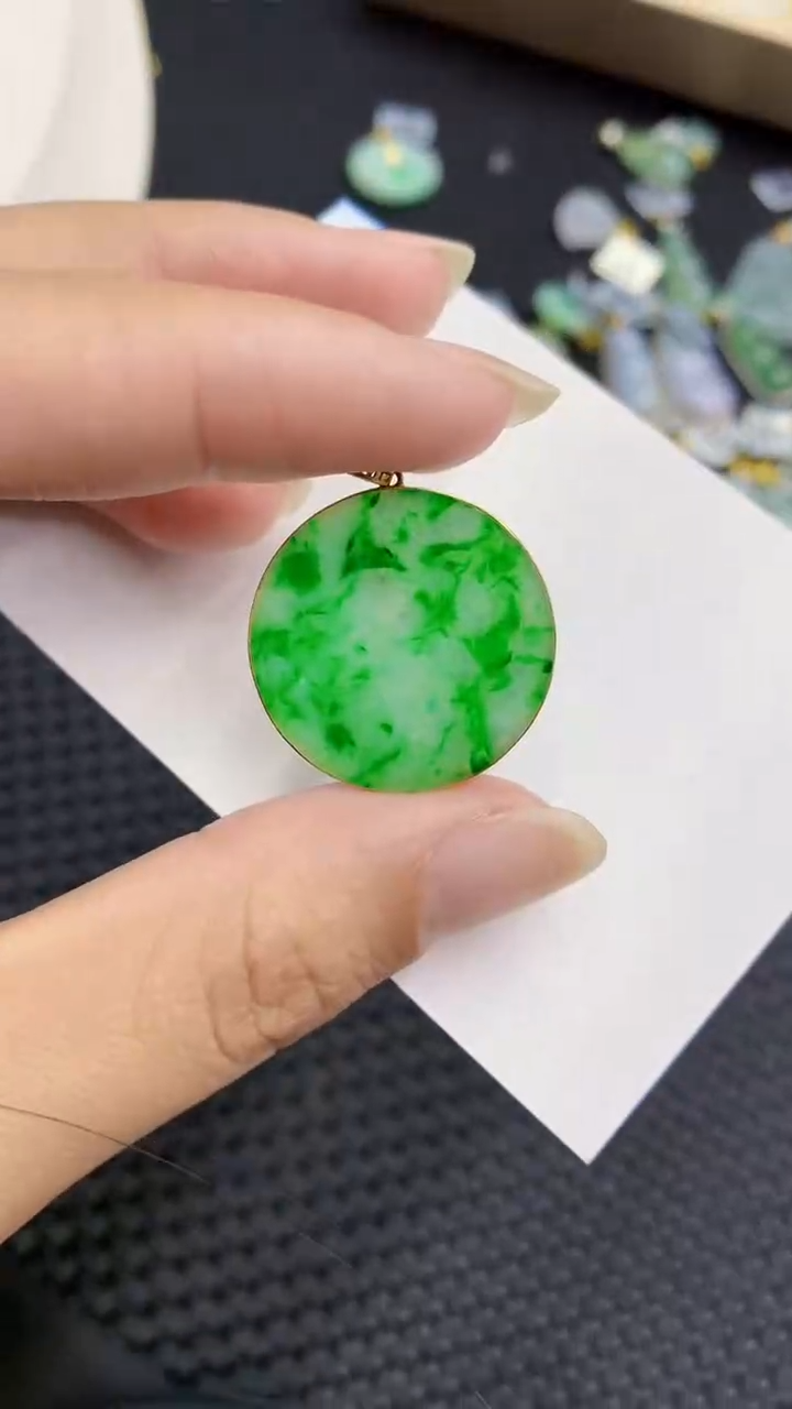 【闪购商品】翡翠颈饰18K金镶嵌            8
