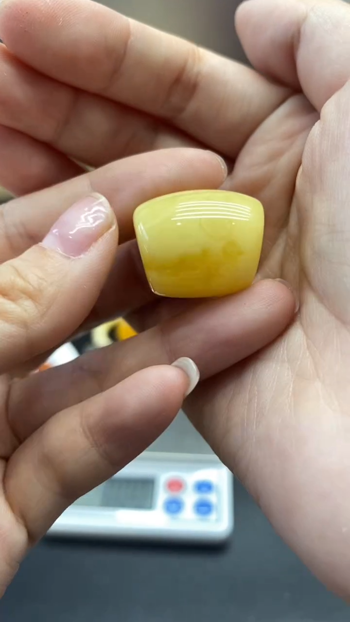 琥珀未镶嵌珠宝奇石2482