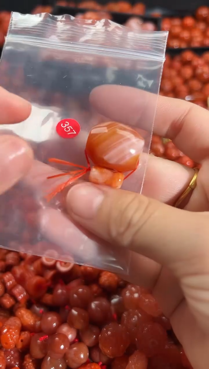 颈饰未镶嵌南红玛瑙1