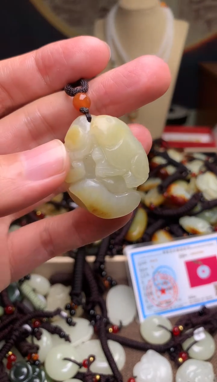 颈饰未镶嵌和田玉新疆料青海料清水和田玉吊坠